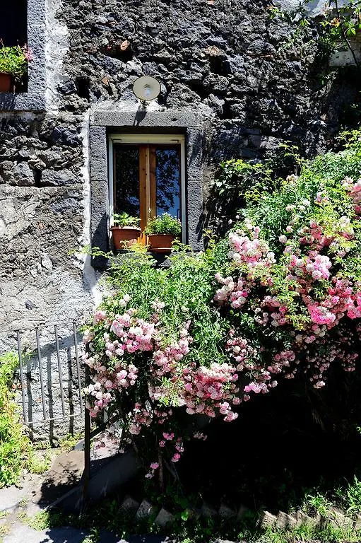 B&B A Rinazzu Milo 0*,  Italia